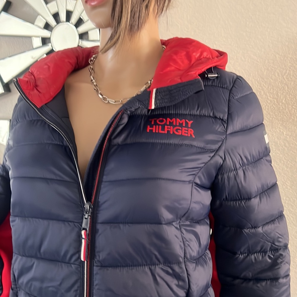 (TOMMY HILFIGER) ladies Packable, light weigh jacket size S